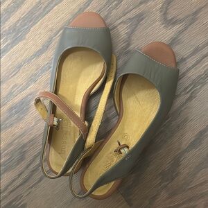 Women's Two-Tone Slingback Sandals
